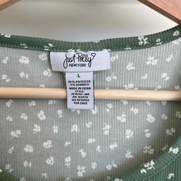 Green and white floral button up - Picture 2 of 3